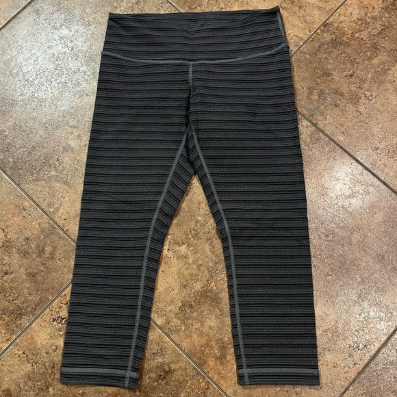 Lululemon Wunder Under Crop II Textured Stripe‎ Slate Deep Coal Leggings - Picture 4 of 6